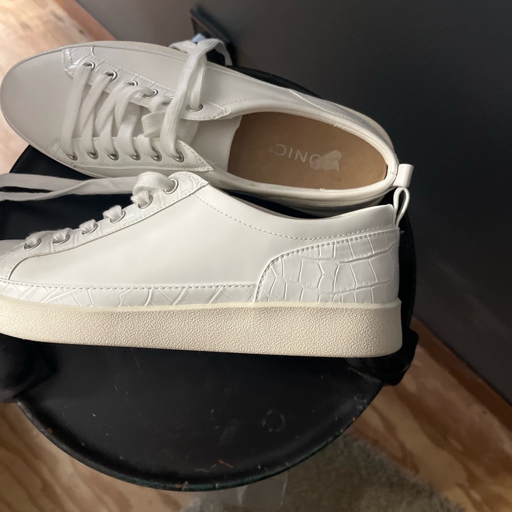 Vionic White Winny Leather Lace-Up Sneaker  NWOT. - Picture 6 of 8